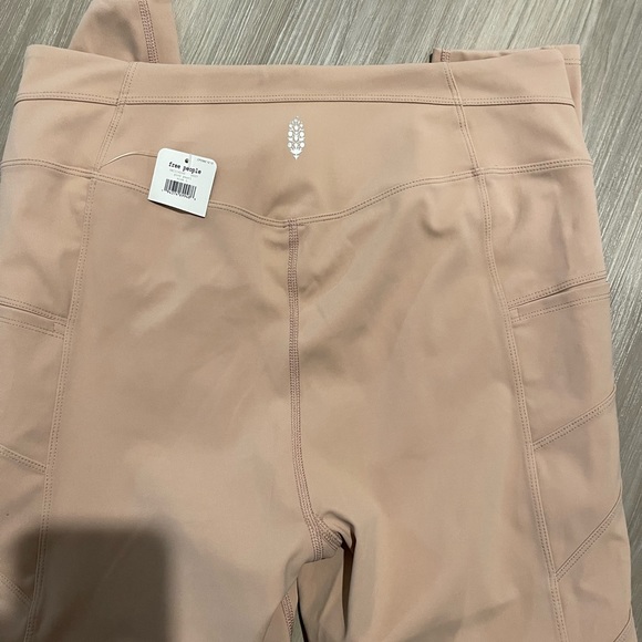 NWT FREE PEOPLE ON CLOUD NINE LEGGING - Picture 10 of 10